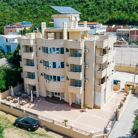 Hotel Dana Čanj Esterno foto