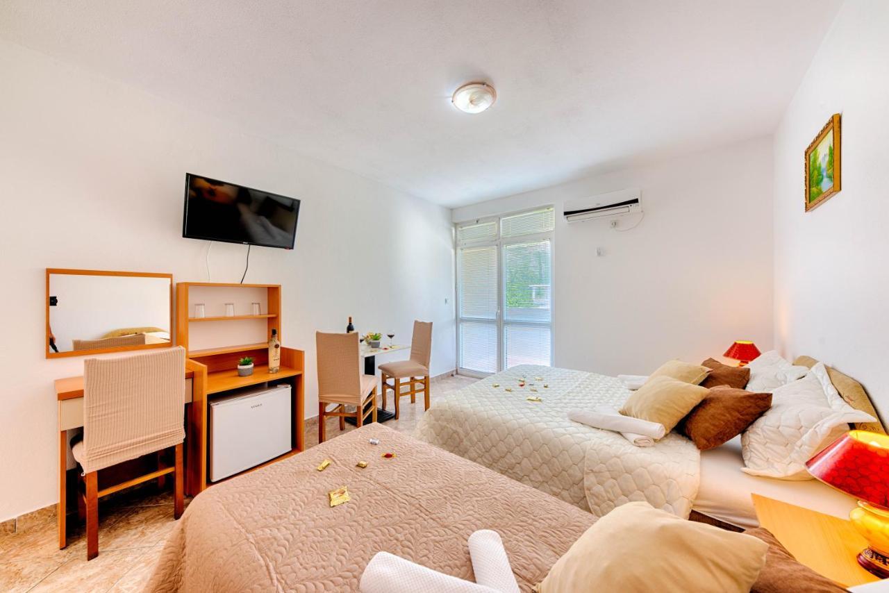 Hotel Dana Čanj Esterno foto