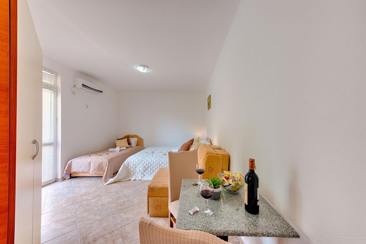 Hotel Dana Čanj Esterno foto