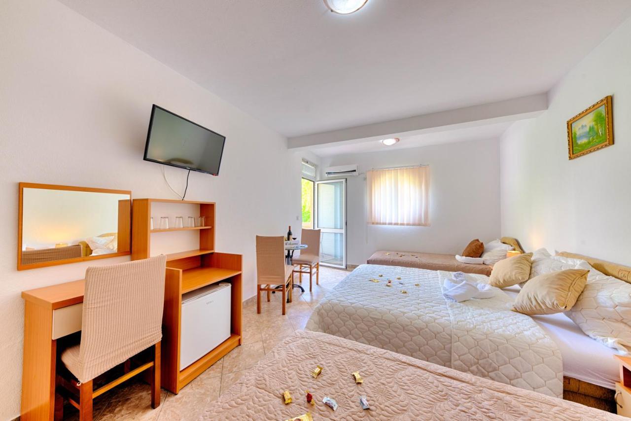 Hotel Dana Čanj Esterno foto