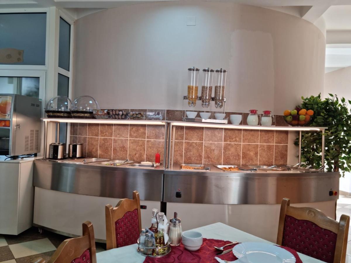 Hotel Dana Čanj Esterno foto